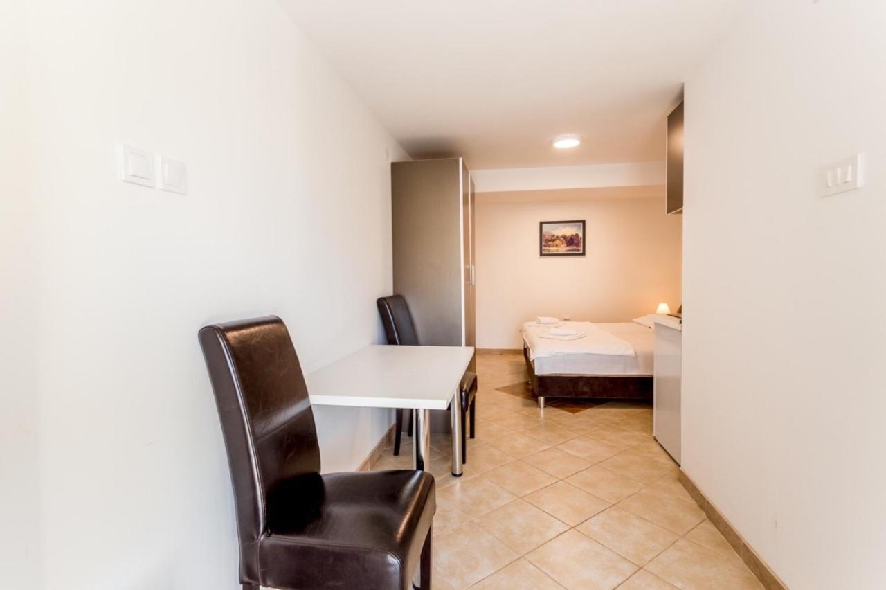 Apartments Belani 헤르섹 외부 사진